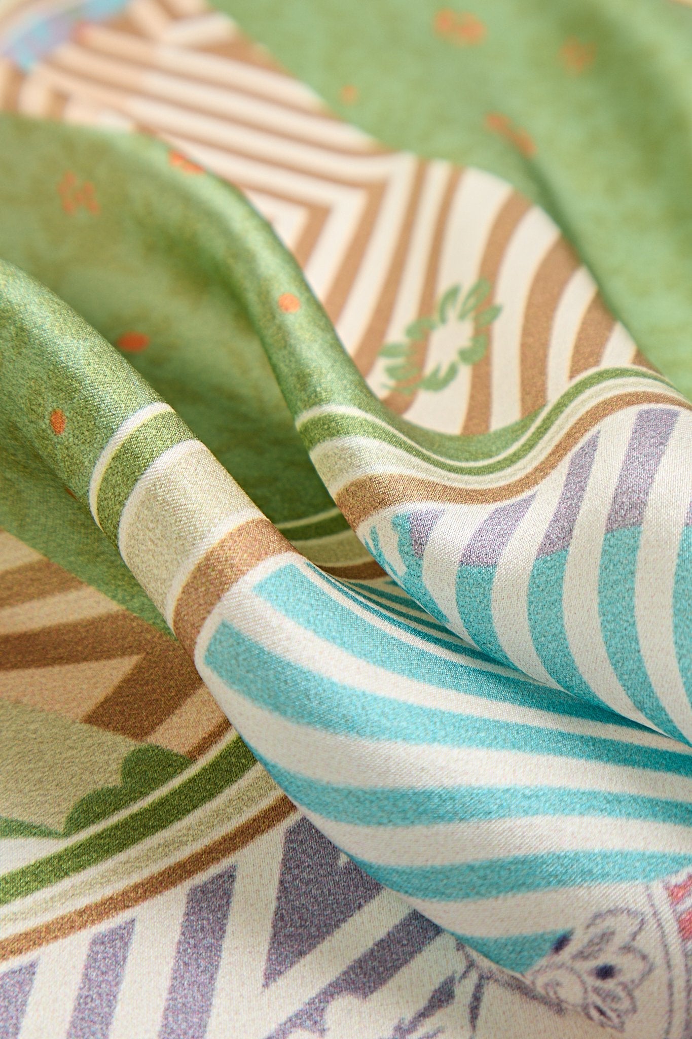 Pure Silk Pattern Stitching Square Scarf - Size 53x53cm