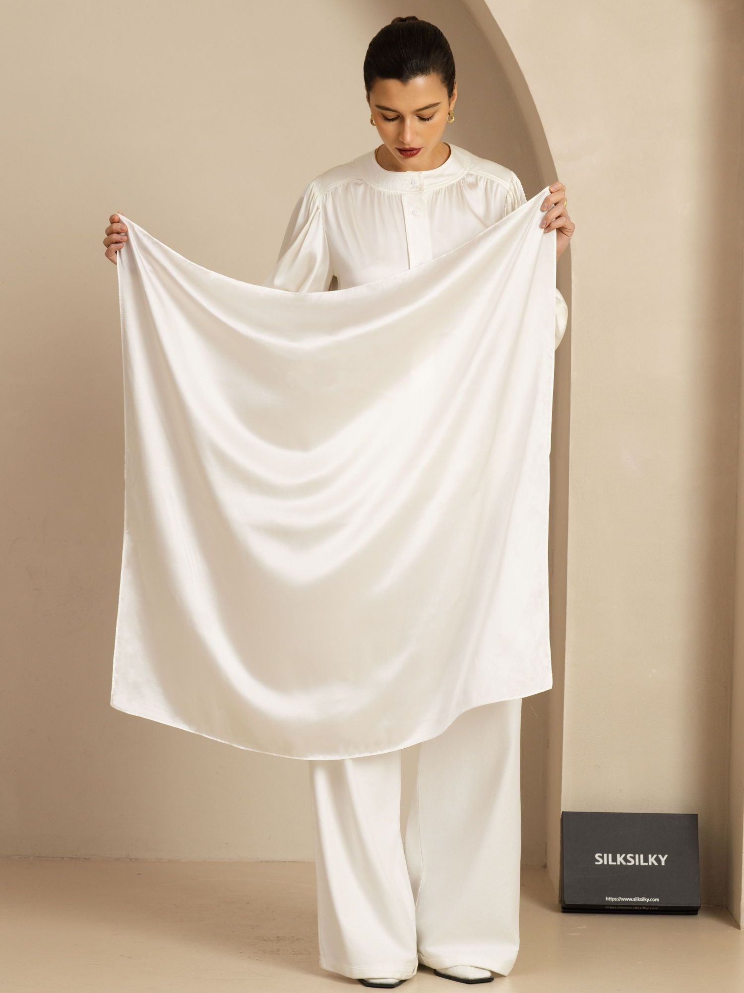 Pure Silk Classic  Elegant Square Scarf - Size 90x90cm